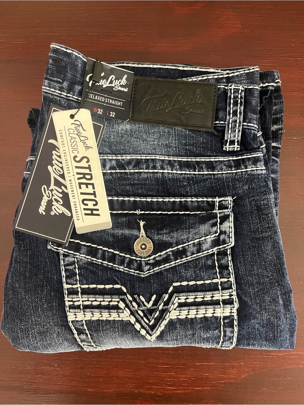 True Luck Men`s Jeans Relaxed Straight Medium Wash 32x32 NWT Embroidered